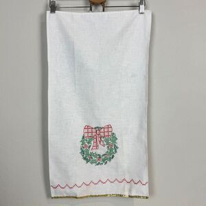 Vintage Handmade Embroidered Wreath Christmas Tea Towel